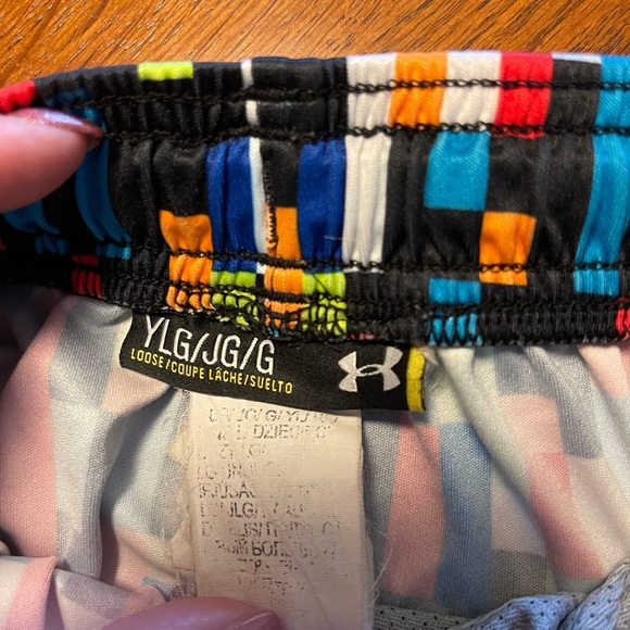 Youth large shorts - Picture 4 of 4